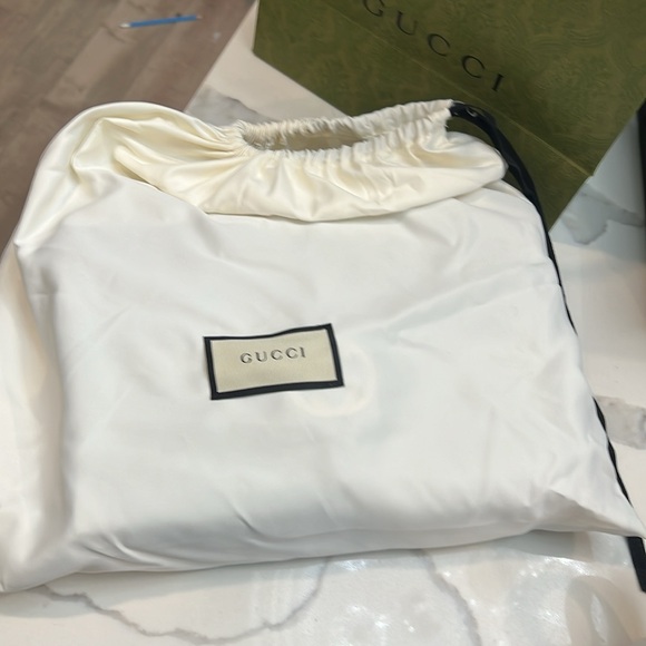 Brand new Gucci interlocking Large cross body Shoulder Bag - Picture 4 of 15